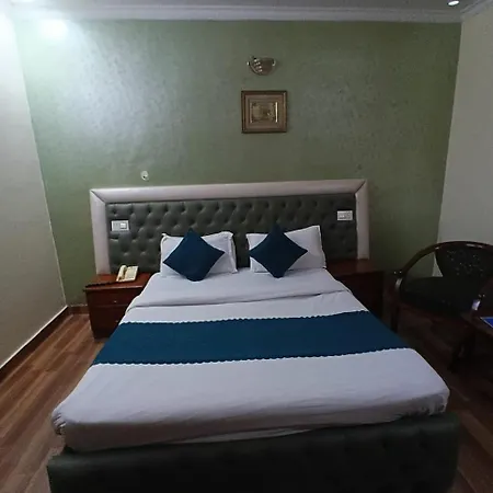 Hotel Paradise Chandigarh-3